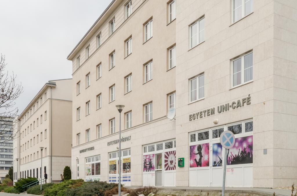 Uni-Hotel Diakotthon Miskolc Exteriör bild