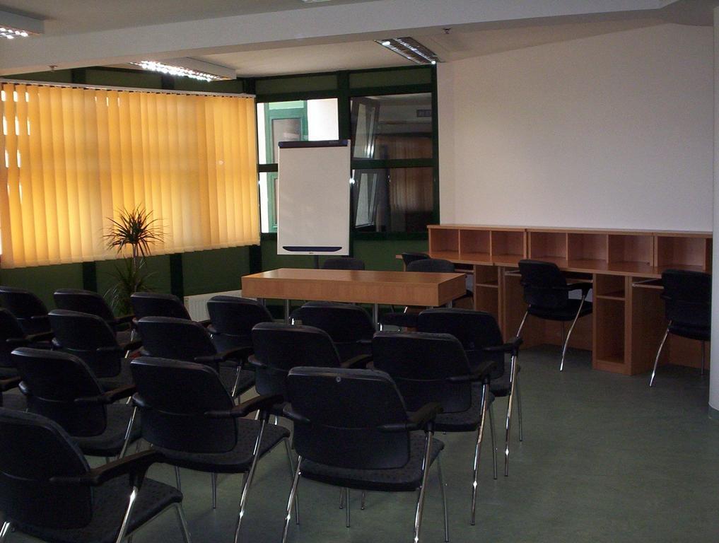 Uni-Hotel Diakotthon Miskolc Exteriör bild