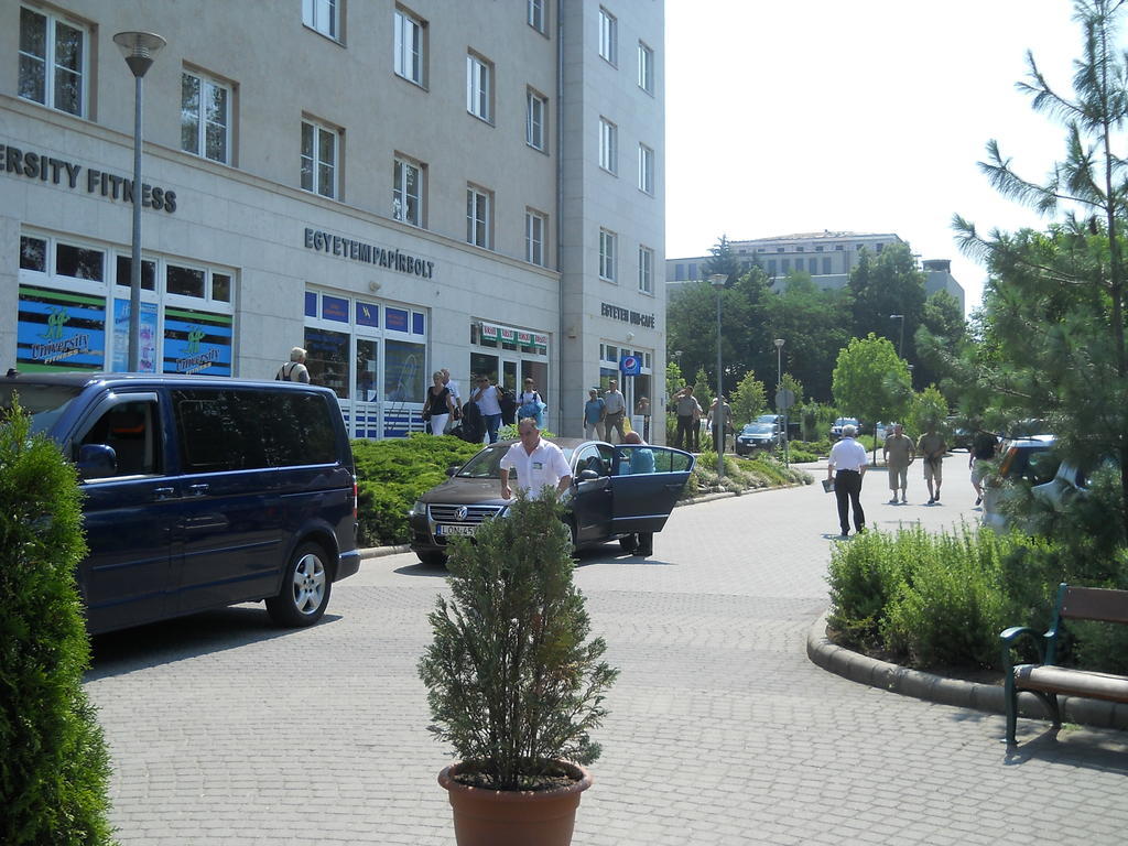 Uni-Hotel Diakotthon Miskolc Exteriör bild