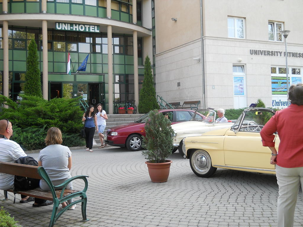 Uni-Hotel Diakotthon Miskolc Exteriör bild