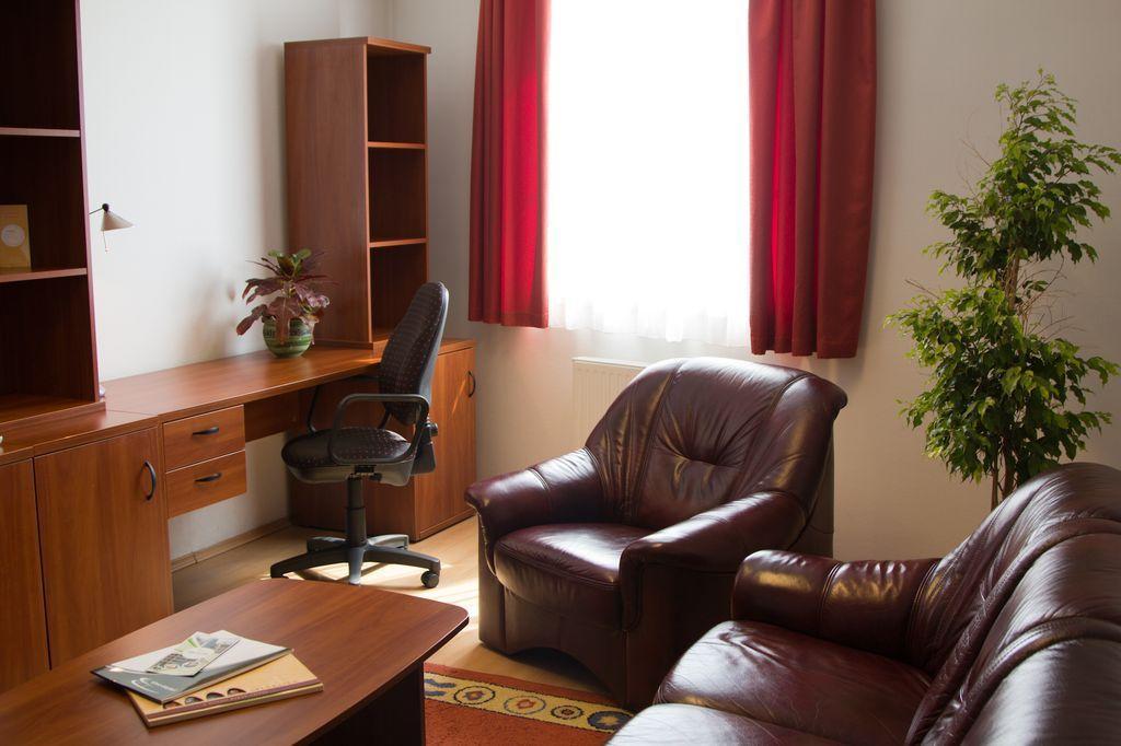 Uni-Hotel Diakotthon Miskolc Exteriör bild
