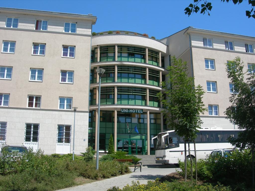 Uni-Hotel Diakotthon Miskolc Exteriör bild